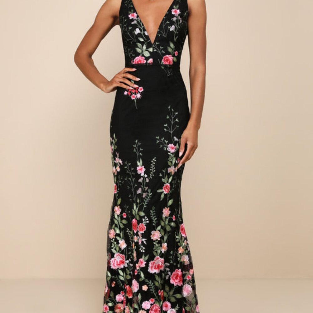 Lulus Soiree Blossom Black Floral Embroidered Mermaid Maxi Dress - Size M